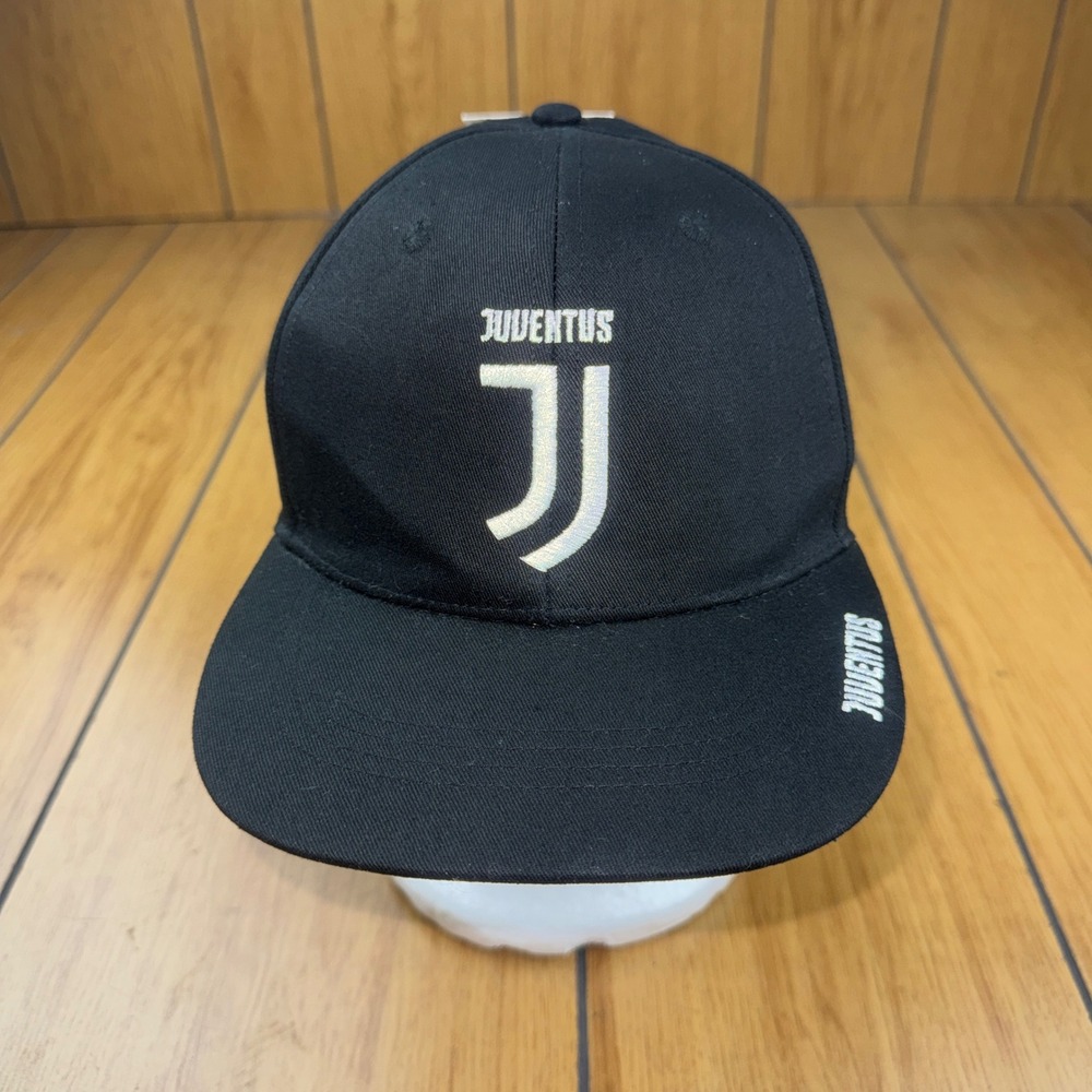 Juventus FC Official Snapback Hat Black Embroidered‎ Soccer Logo Cap Adjustable
